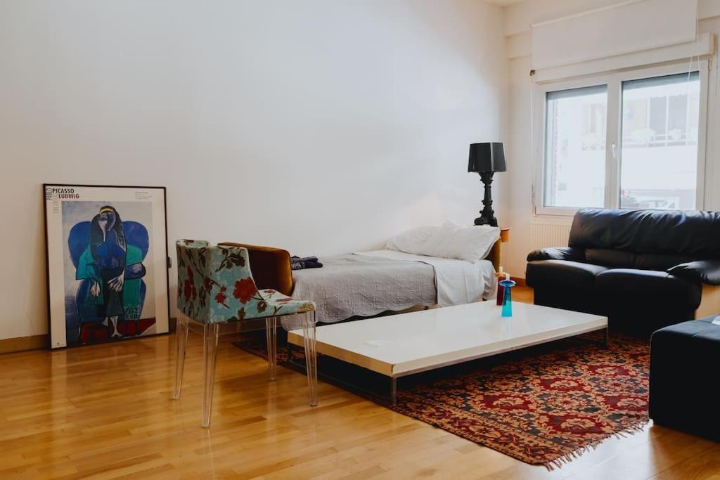 Cosy & Spacious Central Apartment 코모티니 외부 사진