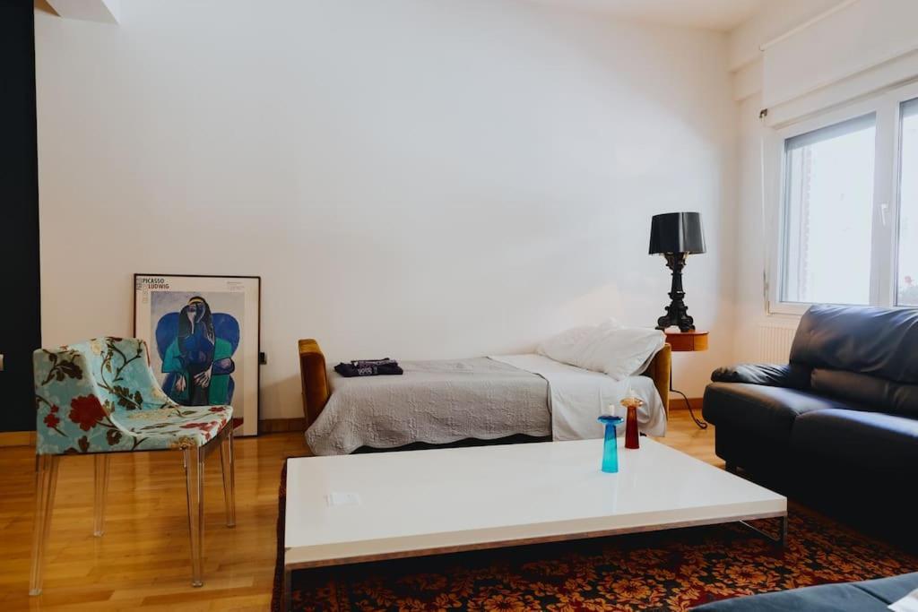 Cosy & Spacious Central Apartment 코모티니 외부 사진